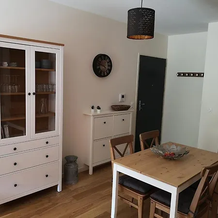 2 Pieces Avec Jardin Et Parking, Proche Thermes Et - Fr-1-858-18 * Mont-Dore