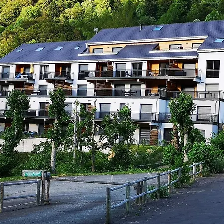 2 Pieces Avec Jardin Et Parking, Proche Thermes Et - Fr-1-858-18 *